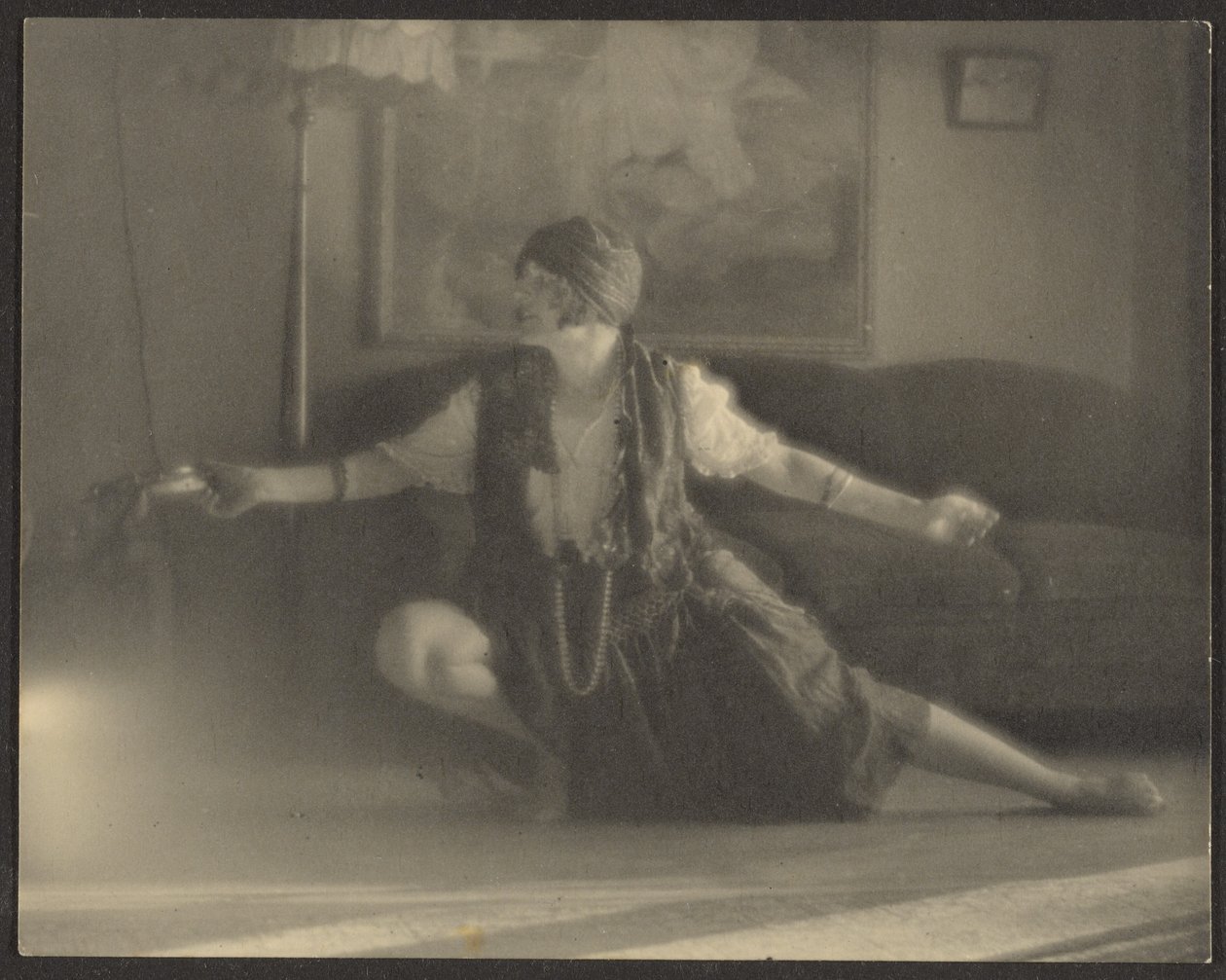 [Florence bailando en el salón] de Louis Fleckenstein