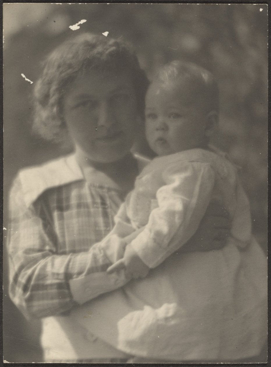 [Florence con un bebé en brazos] de Louis Fleckenstein