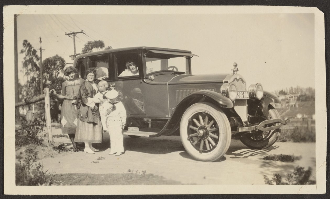 [Grupo con coche] de Louis Fleckenstein