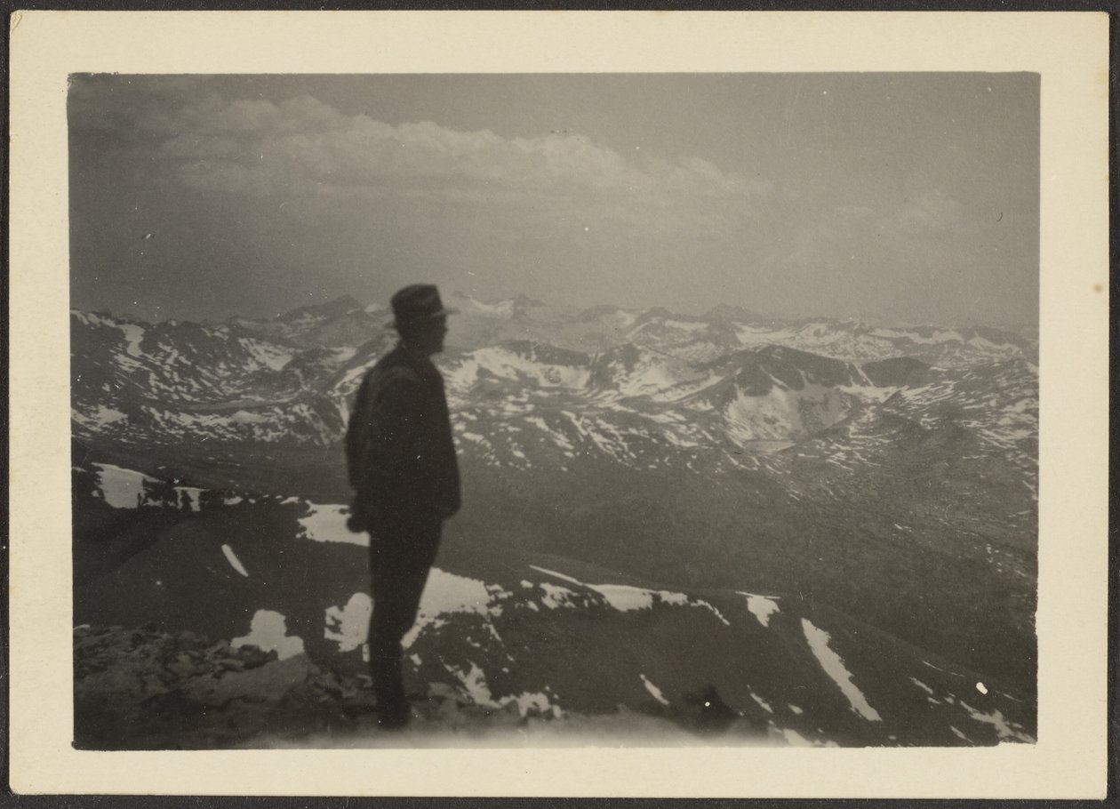 [Hombre en un paisaje montañoso] de Louis Fleckenstein