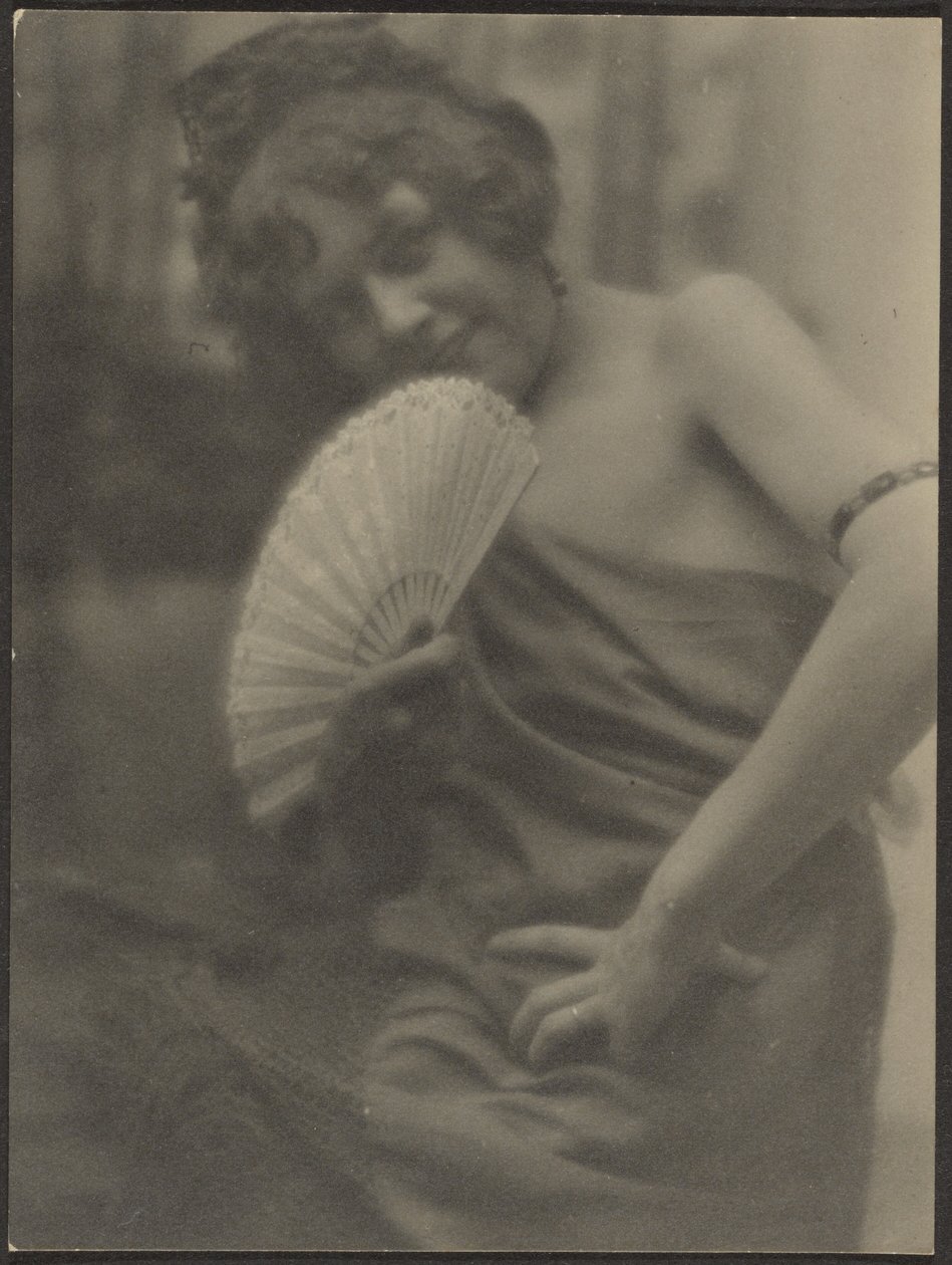 Retrato de una niña con abanico de Louis Fleckenstein