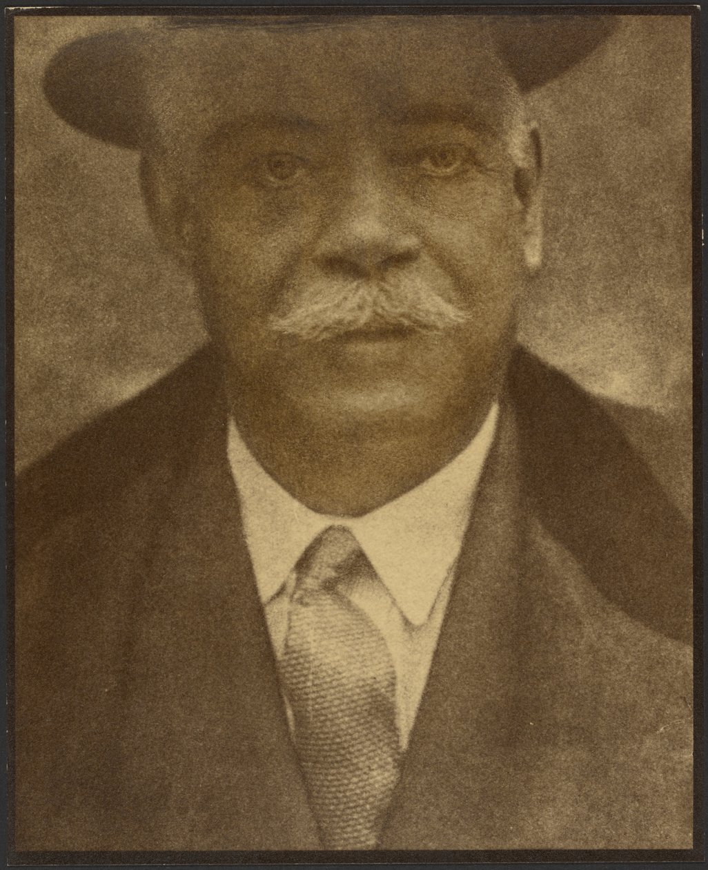 [Retrato de un hombre con la ala del sombrero] de Louis Fleckenstein