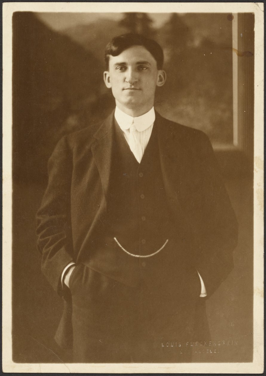 [Retrato de un hombre con cadena de reloj] de Louis Fleckenstein