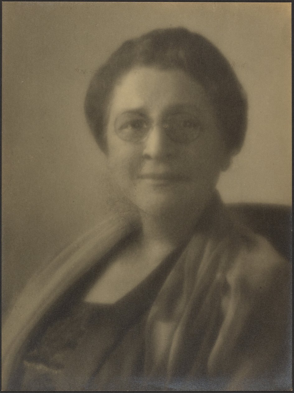 Retrato de una mujer con gafas de Louis Fleckenstein