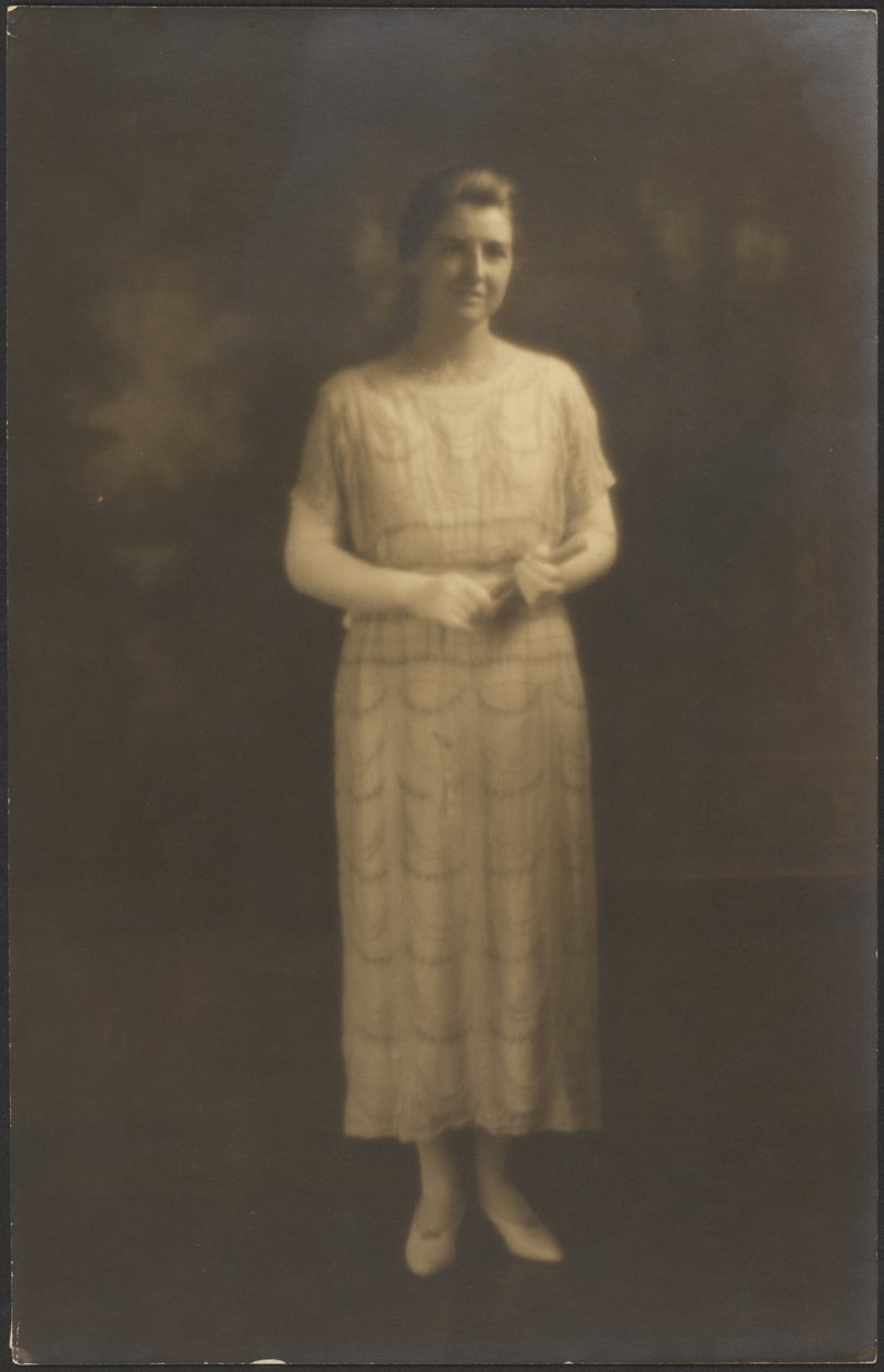 [Retrato de una mujer con guantes hasta el codo] de Louis Fleckenstein
