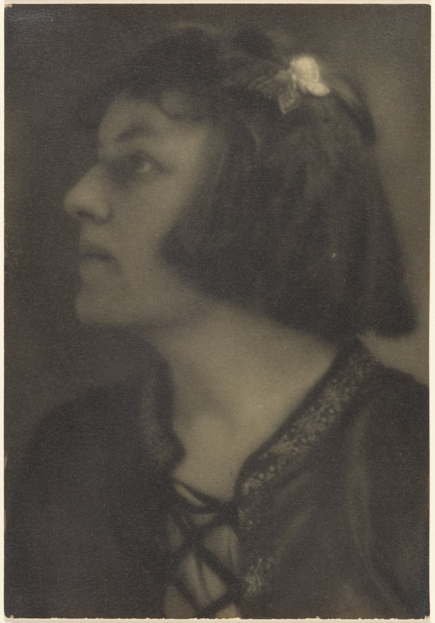 [Retrato de una mujer con una mariposa en el pelo] de Louis Fleckenstein