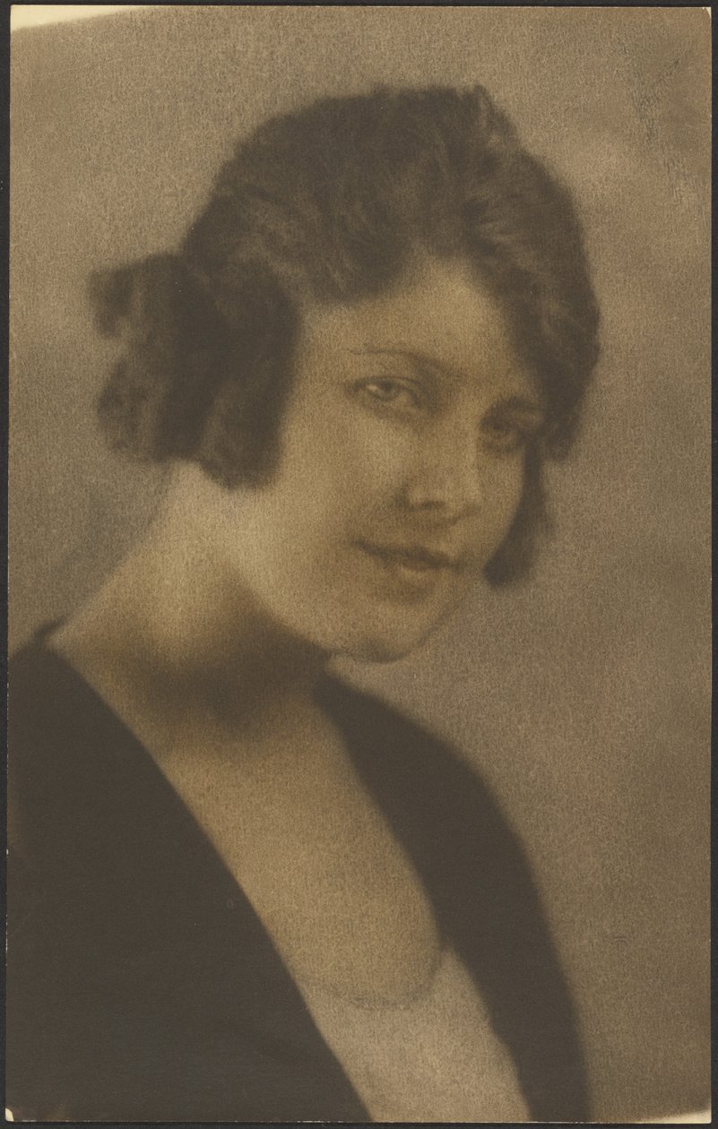 [Retrato de una mujer con el pelo corto] de Louis Fleckenstein