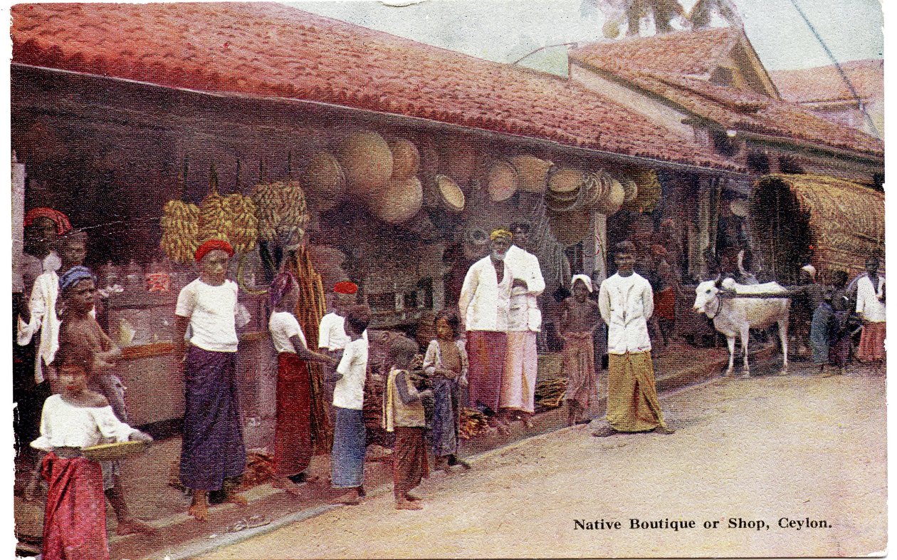 Boutique o tienda nativa, Ceilán, c.1900-20 (fotografía coloreada a mano) de Ltd. Ceylon Plâté