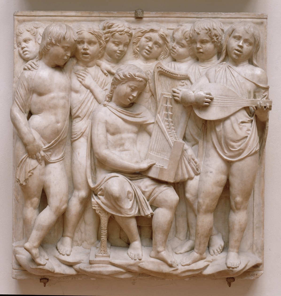 Ángeles musicales, relieve de la Cantoria, c.1432-38 de Luca Della Robbia