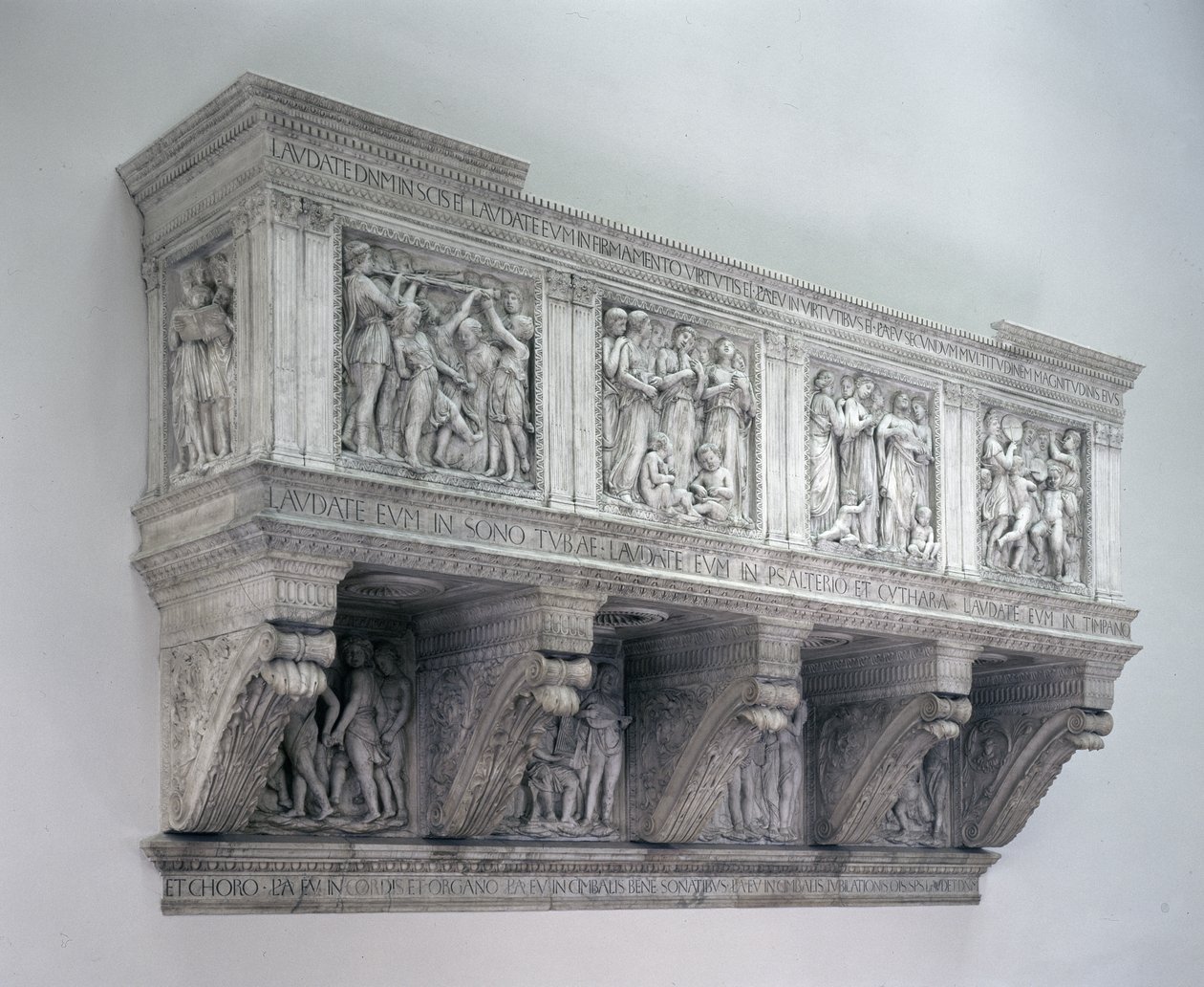 Cantoria reconstruida de Luca Della Robbia