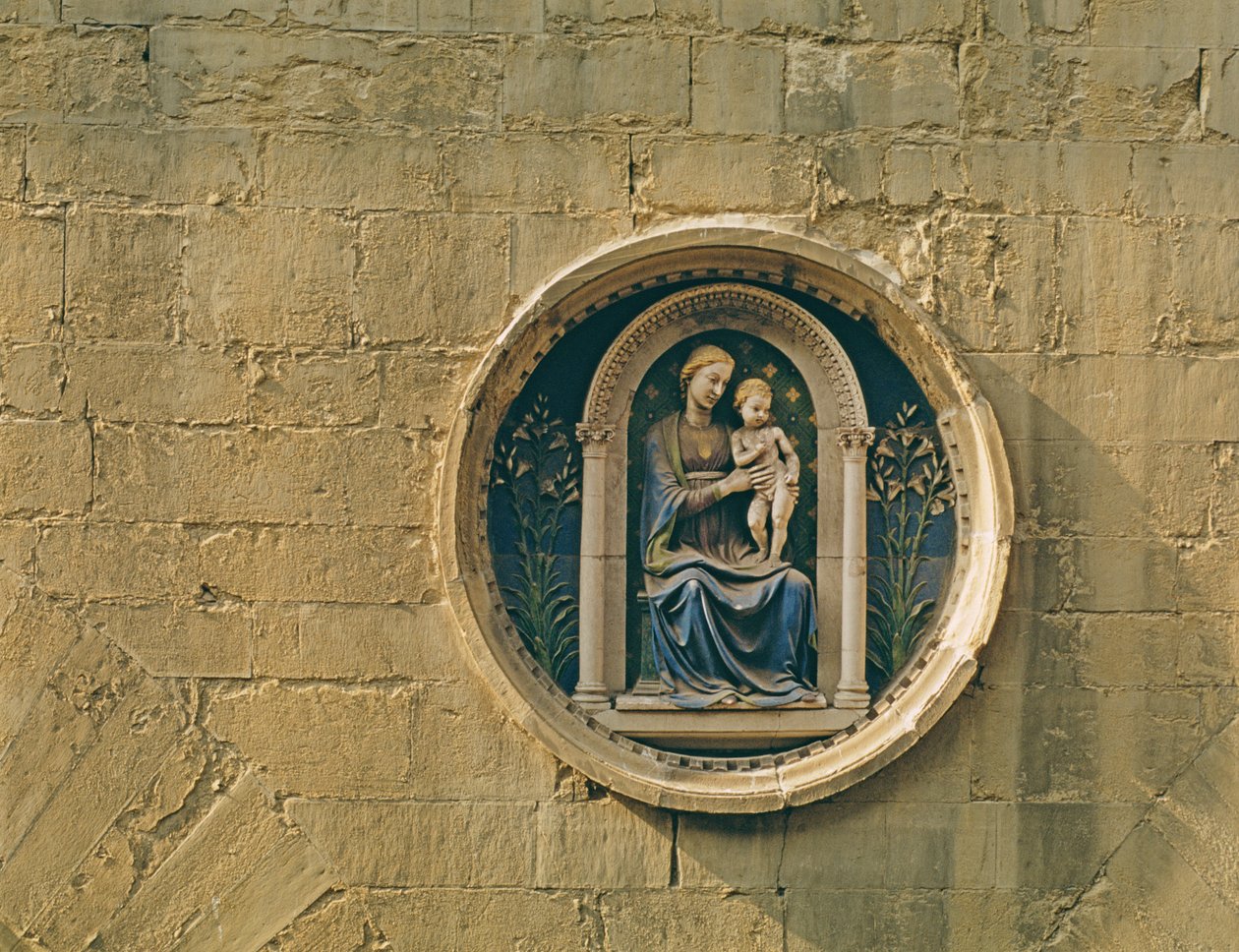 Escudo del gremio de médicos y boticarios de Luca Della Robbia