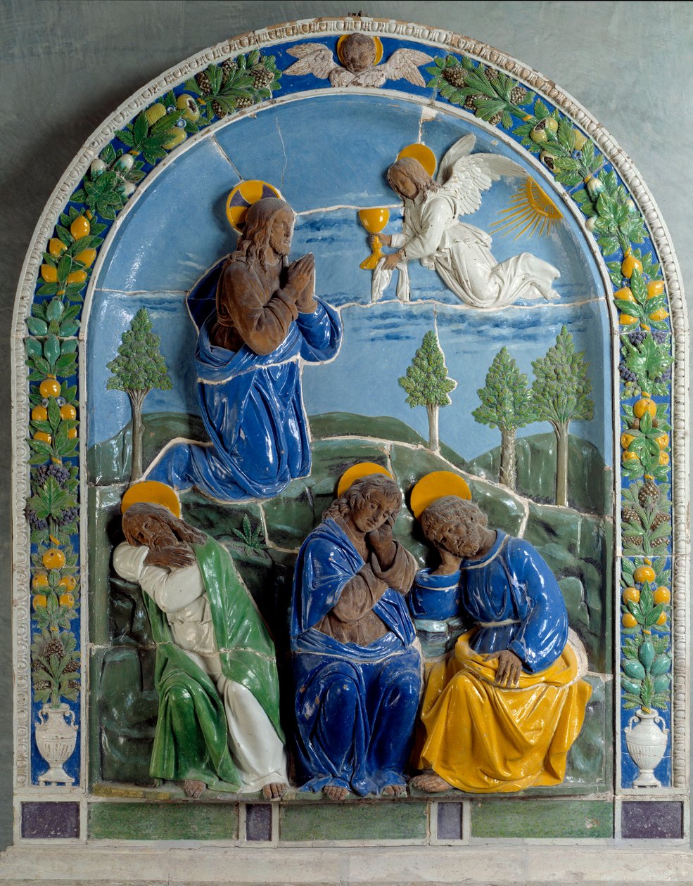 Cristo en el Monte de los Olivos. Cerámica pintada y barnizada por Luca della Robbia de Luca Della Robbia