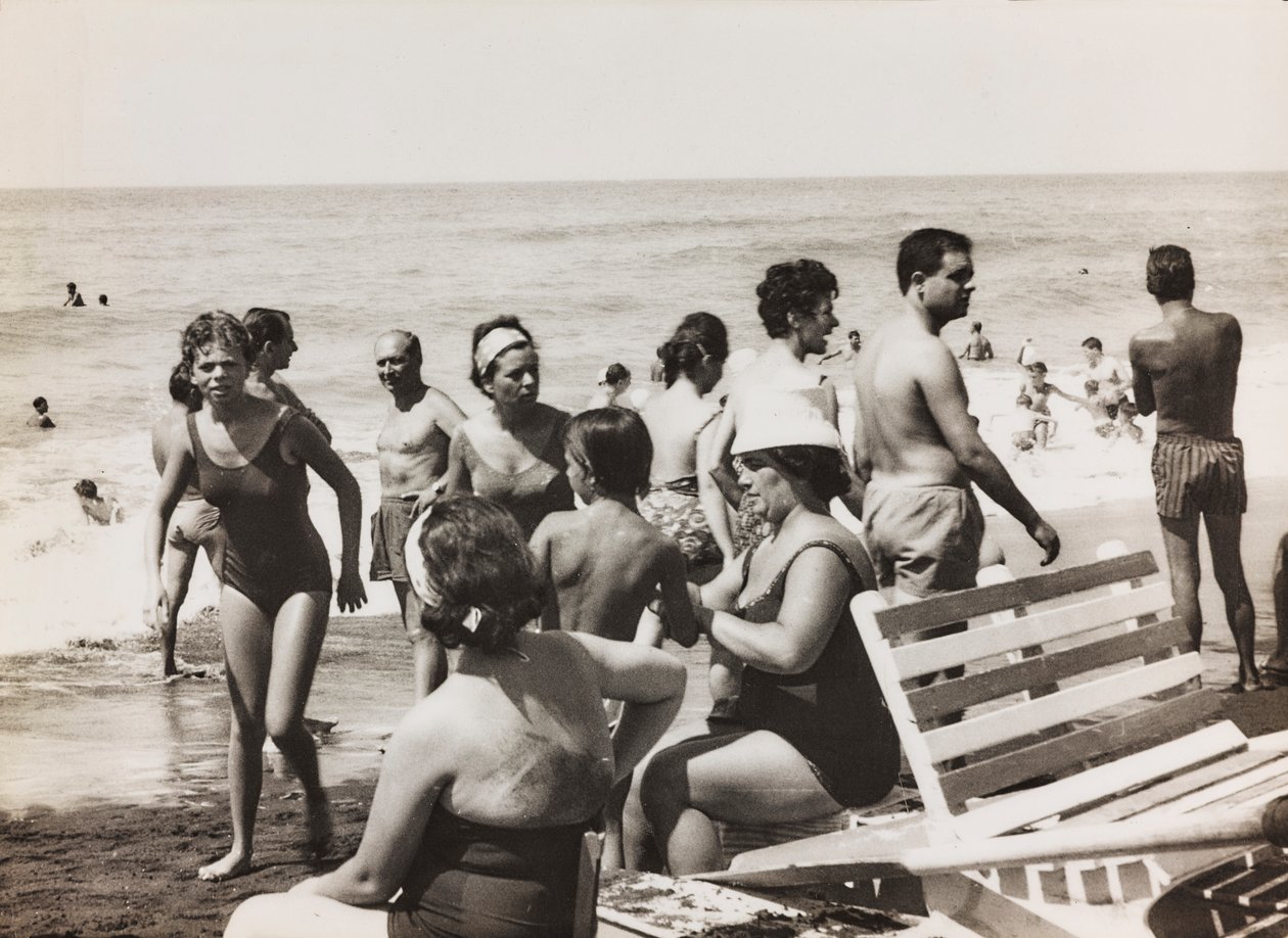 Italianos en la playa de Luigi Leoni