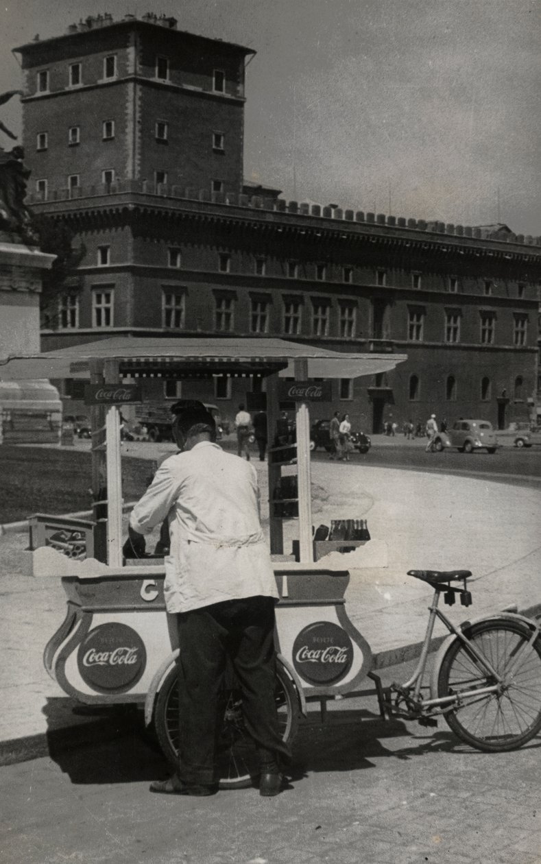 Vendedor ambulante de helados en Piazza Venezia, Roma de Luigi Leoni