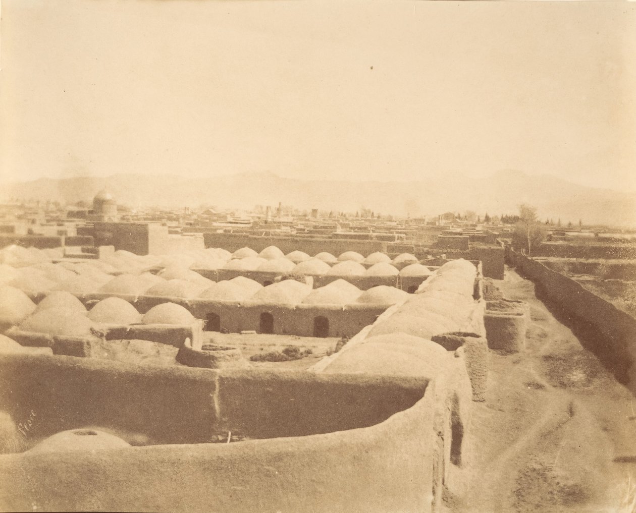 [Puerta Sur del Arq, Teherán, Irán], 1840s-60s de Luigi Pesce