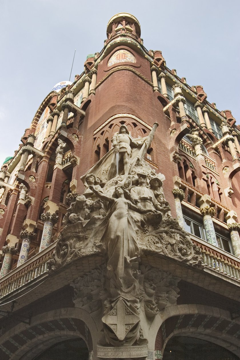 Esquina con relieve alegórico, 1908 de Luis Domenech i Montaner
