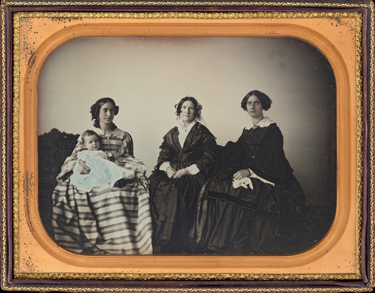 Retrato de una madre, un niño y dos mujeres,c. 1850 (foto) de Luther Holman Hale