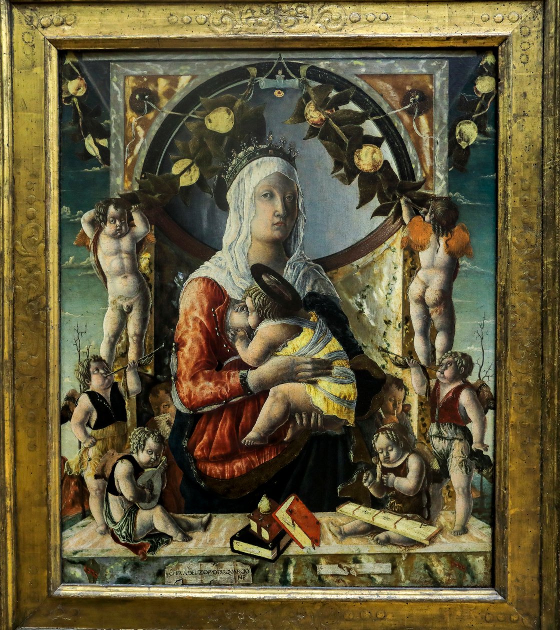 La virgen y el niño ocho ángeles. 1455 (pintura) de Marco di Antonio di (1433 1478) Ruggero