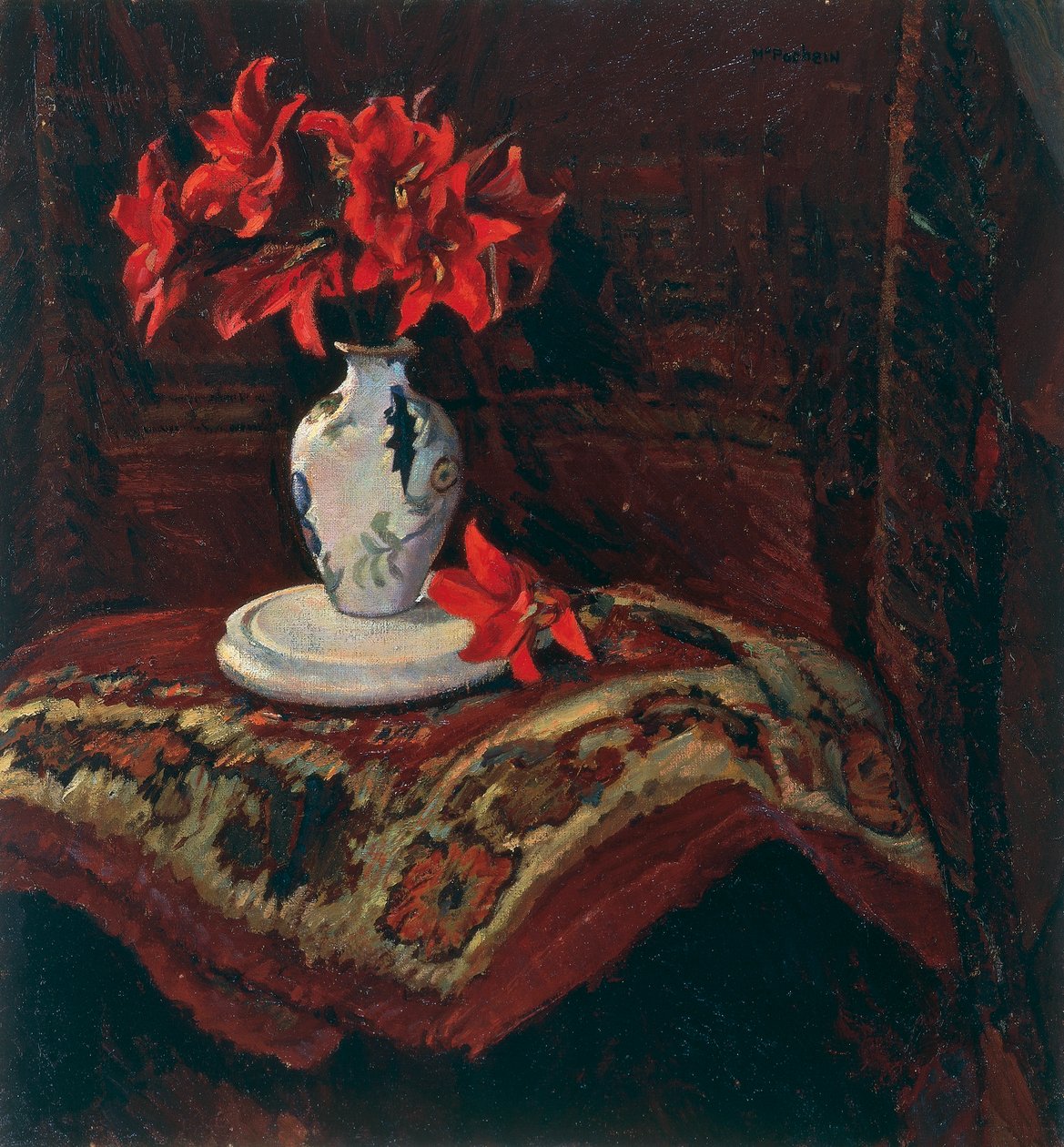 Alfombra y jarrón con lirios rojos, de Mario Puccini (1869-1920), óleo sobre lienzo, 64x59 cm. de Mario Puccini