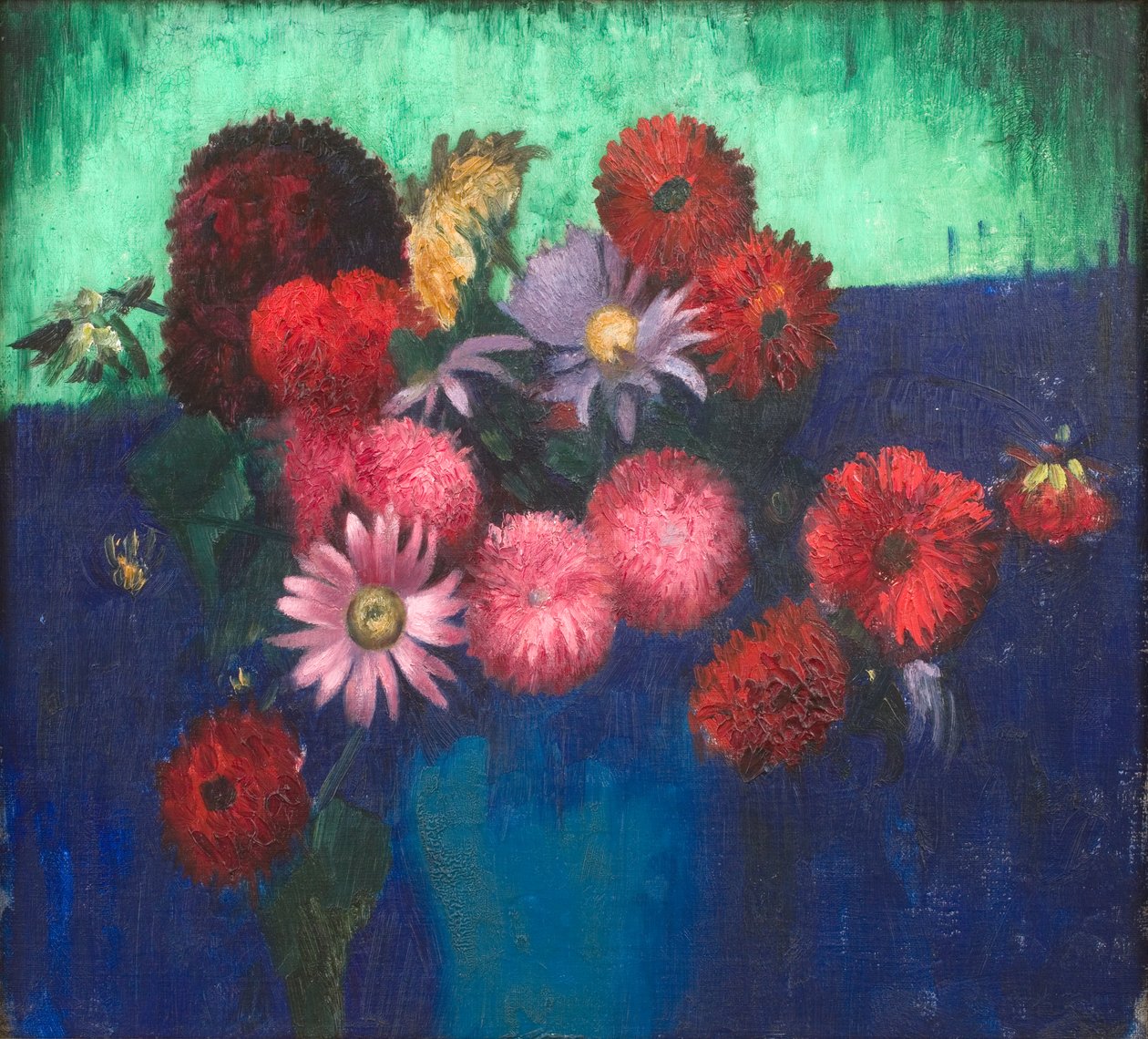 Naturaleza muerta, Dalias y margaritas en un jarrón azul de Mark Gertler
