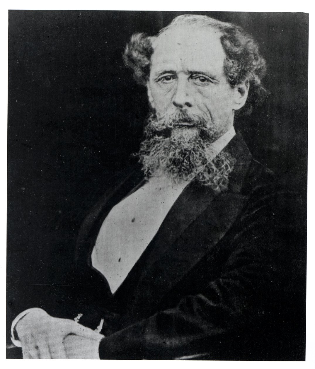 Charles Dickens (1812-70) alrededor de los cincuenta años, fotografiado por Mason und Co., c.1862 de Mason and Co.