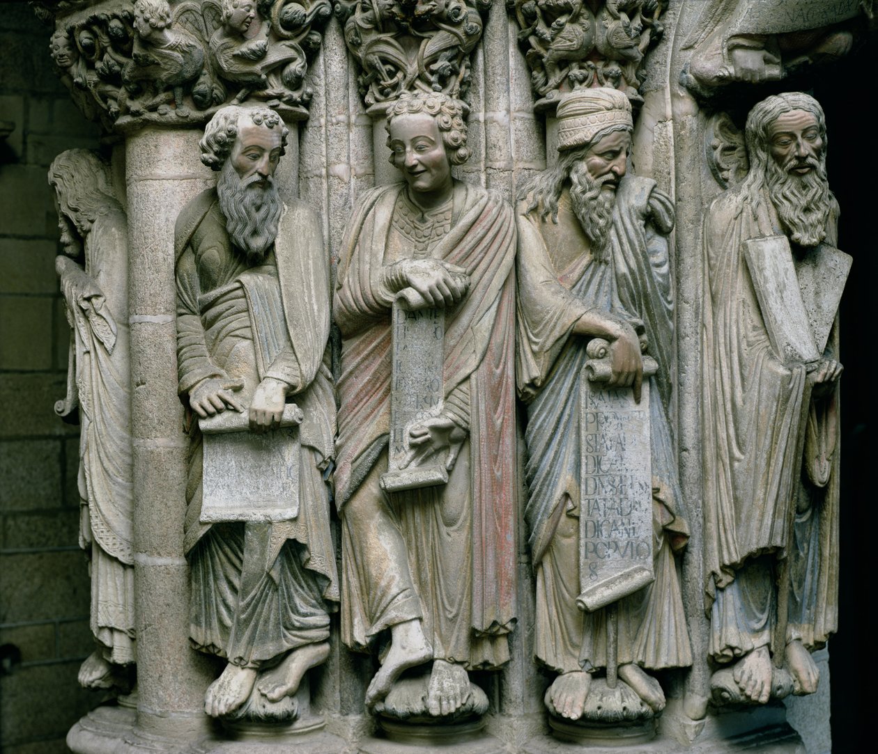 (Detalle) del Pórtico de la Gloria con los profetas del Antiguo Testamento de Master Mateo