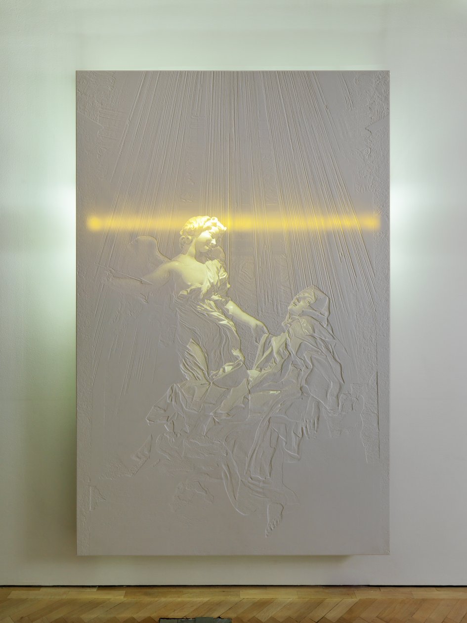 Superveillance, 2010 (Corian, acrílico, acero, luces, circuitos eléctricos) de Mat Collishaw