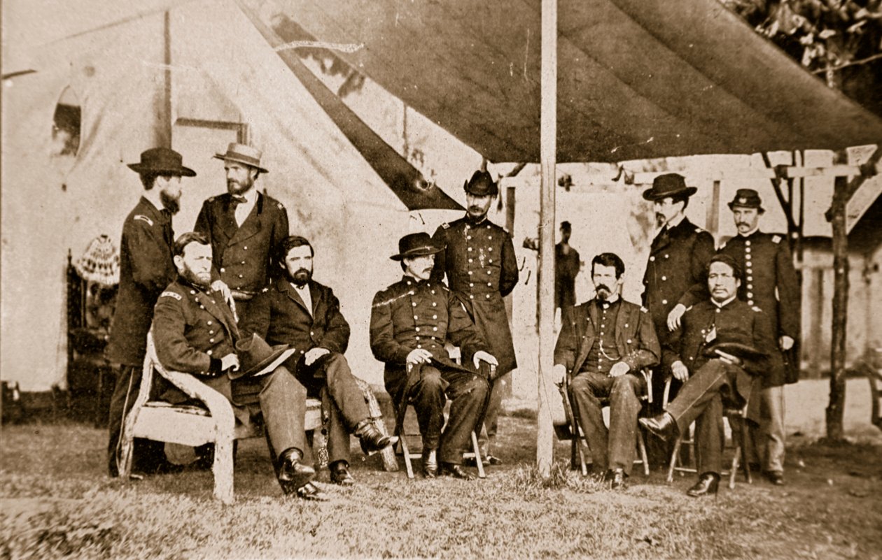 Generales Grant, Badeau, Rawlins, Comstock y Porter, y los coroneles Duff, F. D. Dent, Robinett y Parker, 1861-65 de Mathew B. Brady