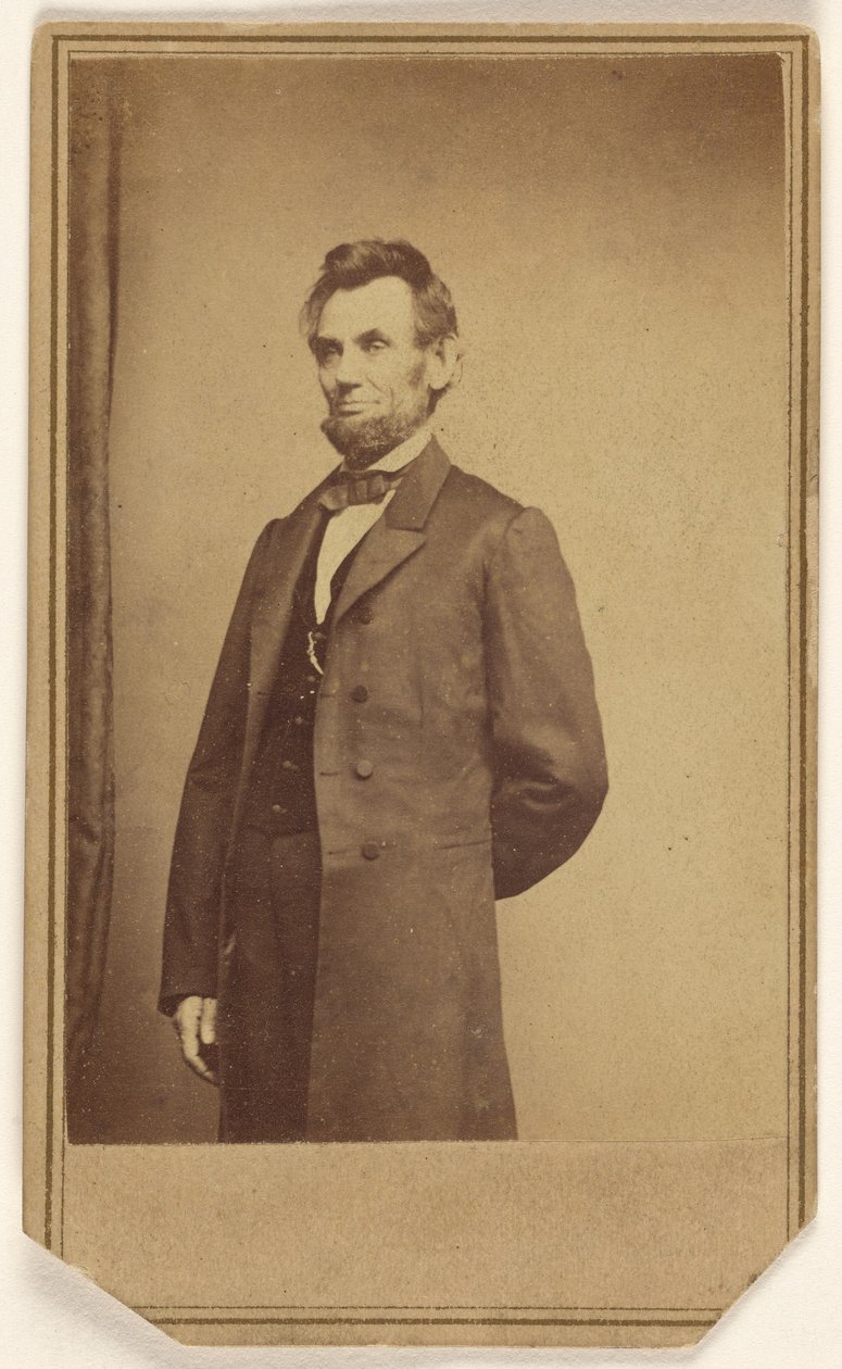 [Abraham Lincoln de pie, con un brazo a la espalda] de Mathew B. Brady