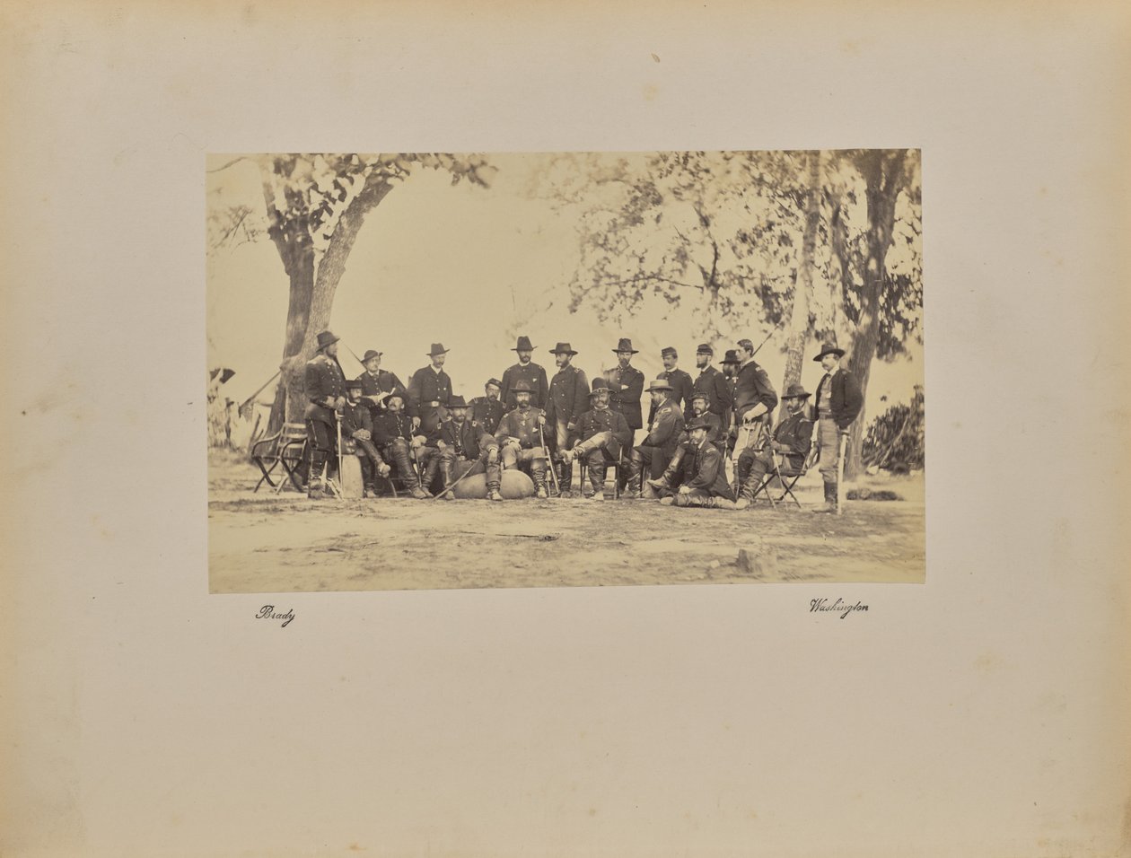 Burnside y personal de Mathew B. Brady