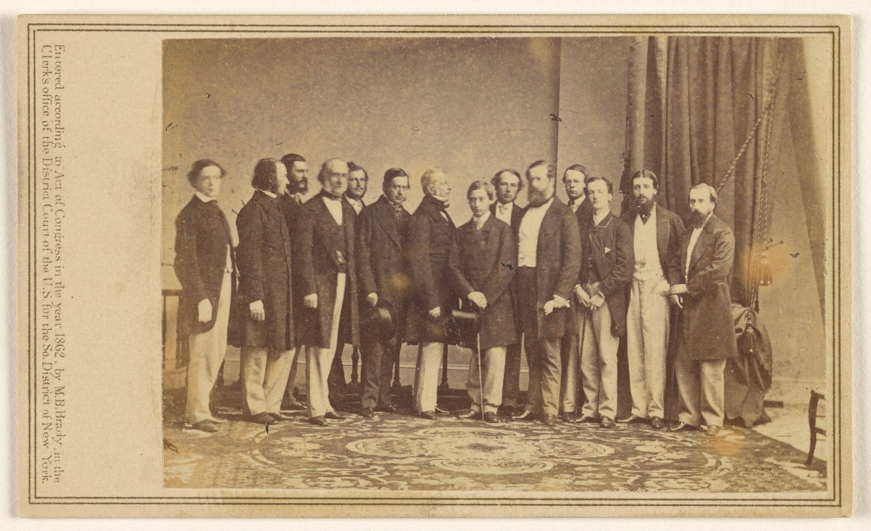 [Retrato de grupo de catorce hombres de pie]. de Mathew B. Brady