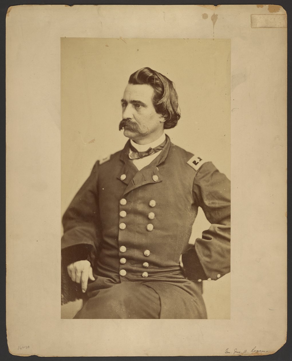 [Retrato del general John A. Logan] de Mathew B. Brady