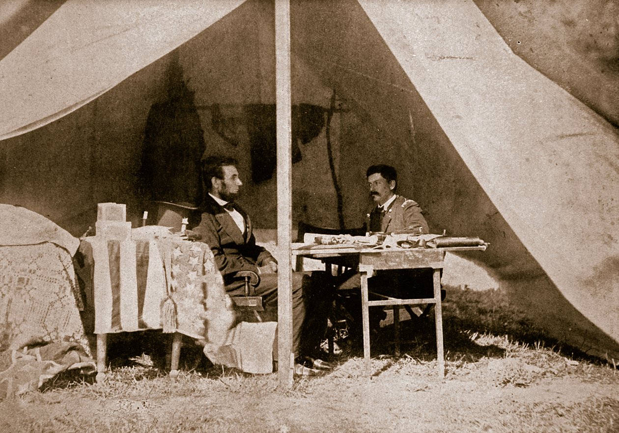 La última entrevista entre el presidente Lincoln y el general McClellan en Antietam, 1862 de Mathew B. Brady