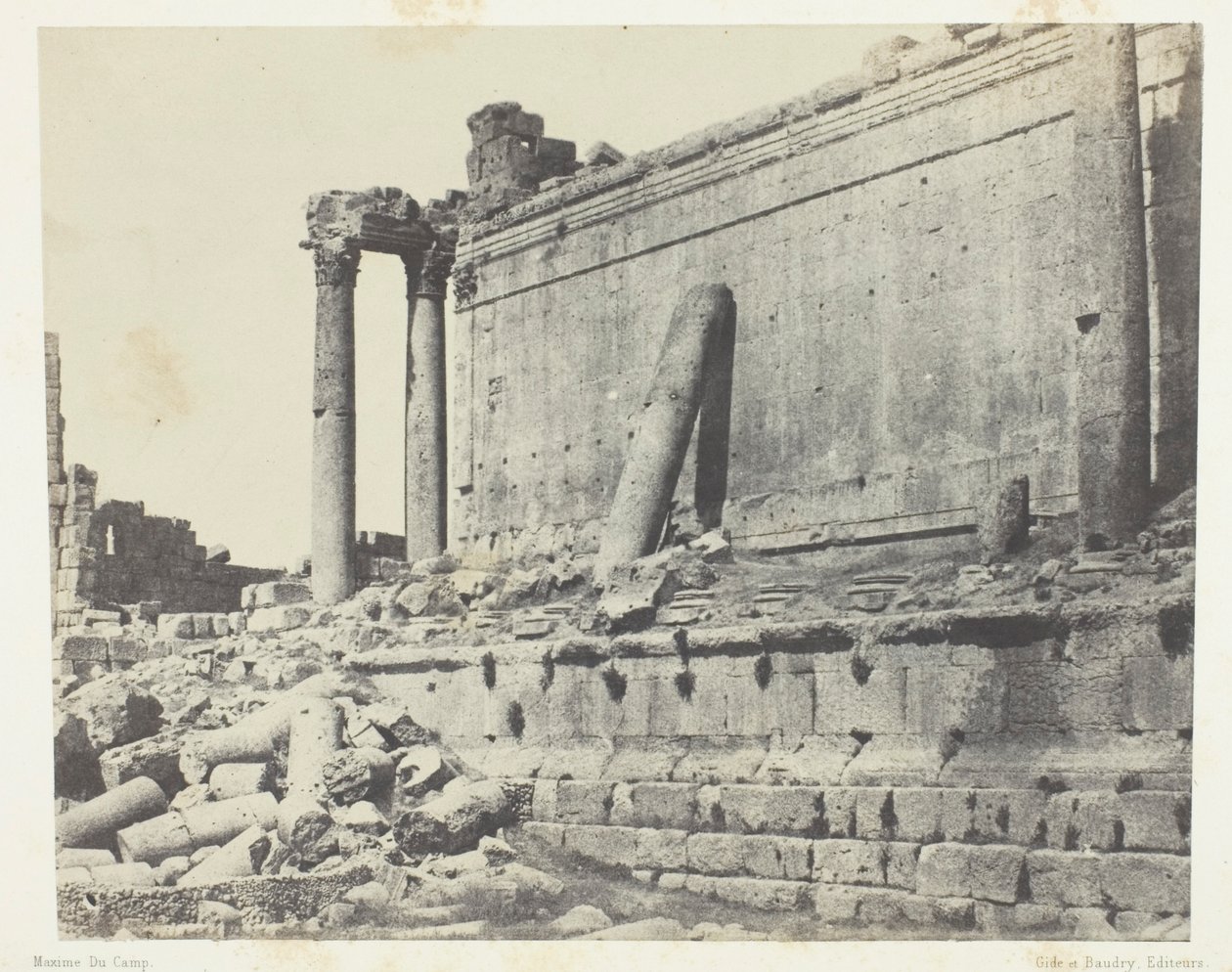 Baalbeck (Heliópolis), Templo de Júpiter, fachada oriental; Siria de Maxime Du Camp