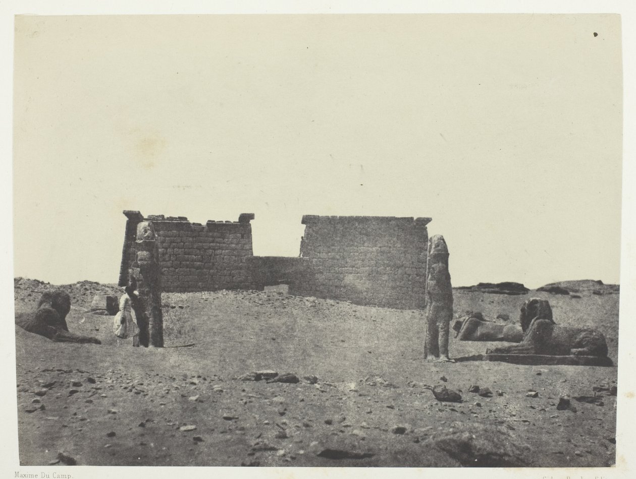 Hémi-Spéos De Séboua, Drômos; Nubie, lámina 97 del álbum "Egypte, Nubie, Palestine et Syrie" (1852) de Maxime Du Camp