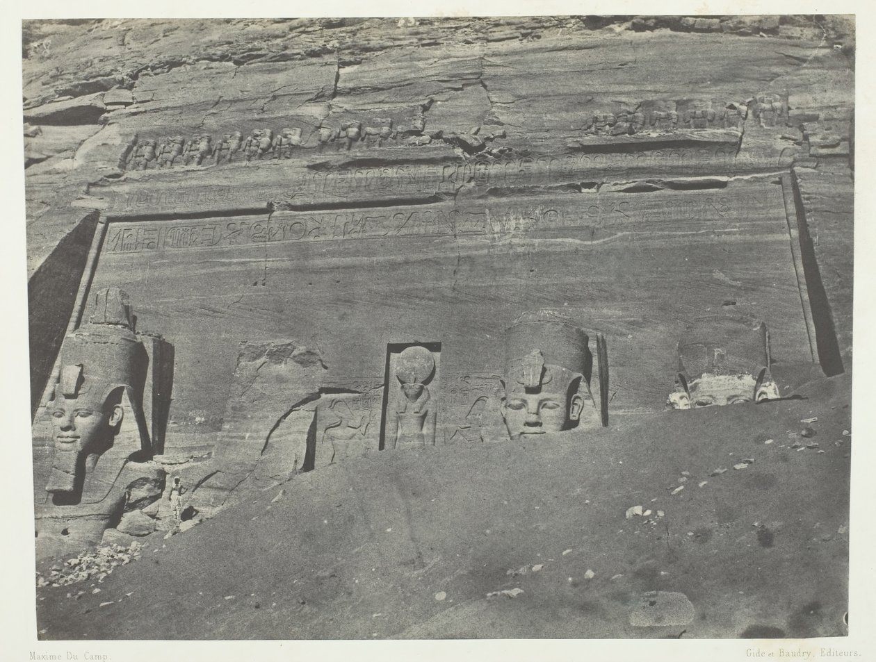 Ibsamboul, vista general del Gran Speos de Phrè, Nubia, 1849-51, impreso en 1852 de Maxime Du Camp
