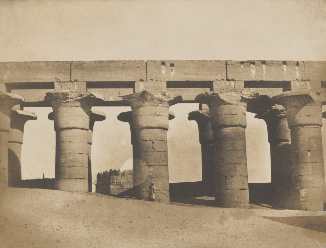 Luxor, gran columnata del palacio, 1849-51 de Maxime Du Camp