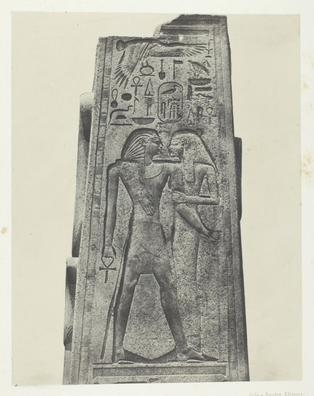 Palais de Karnak, pilar frente al santuario de granito, Tebas de Maxime Du Camp