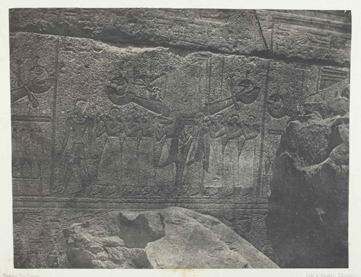 Palacio de Karnak, esculturas exteriores del santuario de granito; Tebas de Maxime Du Camp