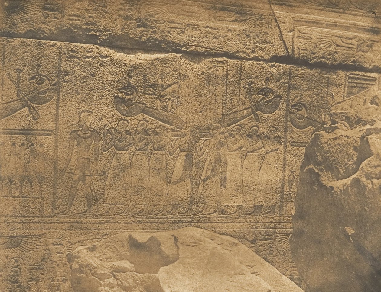 Esculturas exteriores del Santuario de granito del Palacio de Karnac Tebas de Maxime Du Camp