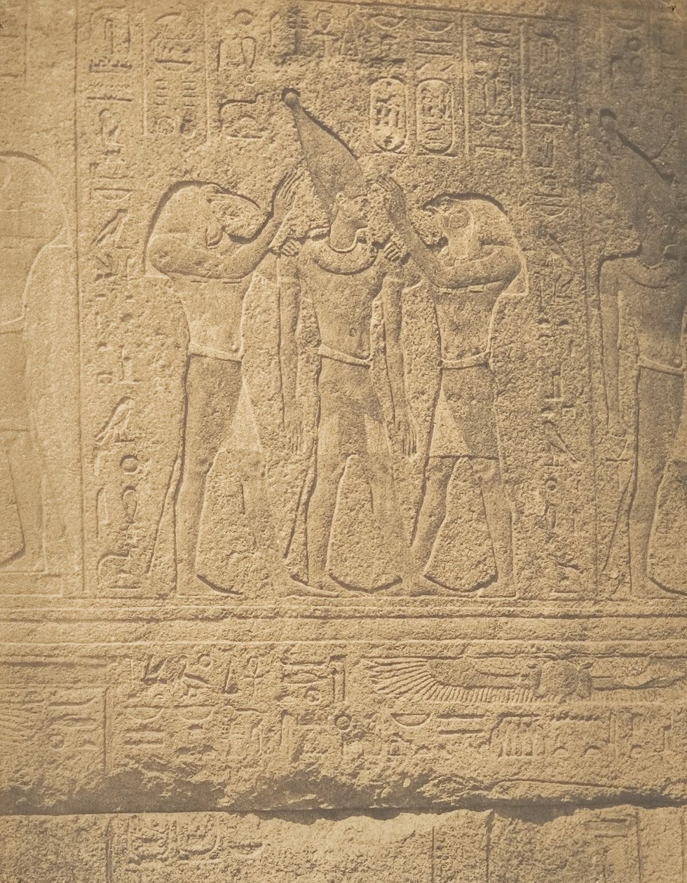 Esculturas exteriores del Santuario de granito del palacio de Karnac Sacre de Philippe-Ar..., 1849-50 de Maxime Du Camp