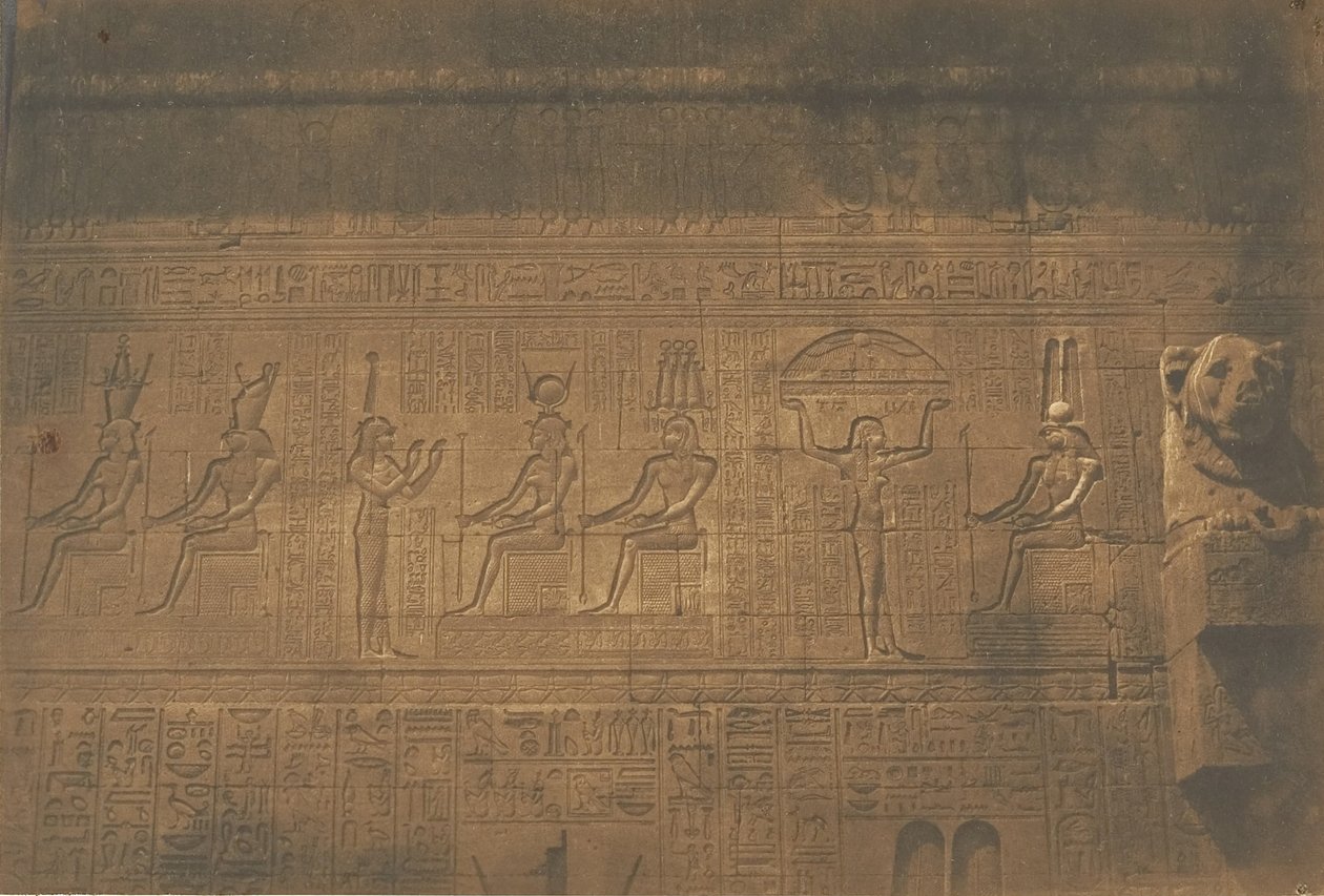 Esculturas en la fachada posterior del gran Templo de Dendérah Tentyris, 1849-50 de Maxime Du Camp