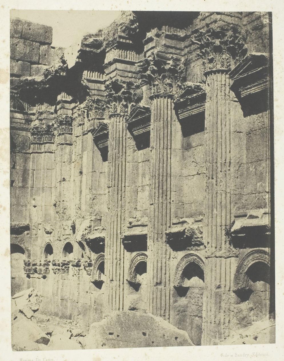 Templo de Júpiter en Baalbeck Heliopolis, Interior del Naos, Siria de Maxime Du Camp