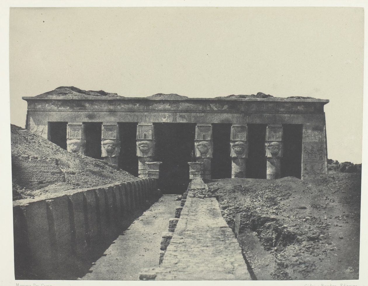 Vista general, Gran Templo de Dendera Teutyres, Alto Egipto, 1849-51, impreso en 1852 de Maxime Du Camp