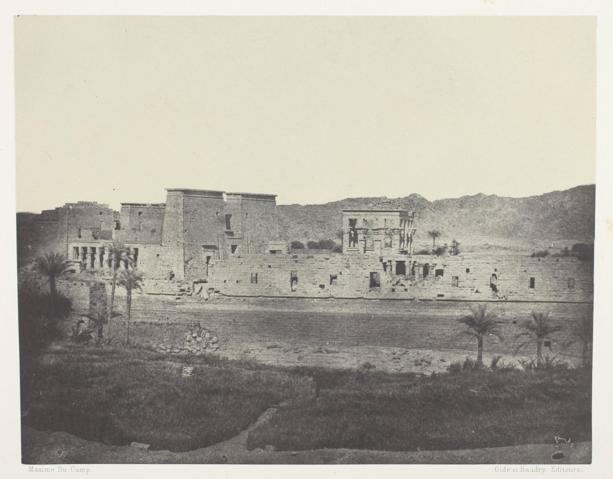 Vista tomada desde la isla de Beghé, Oeste, Philoe; Nubia, lámina 68 del álbum "Egypte, Nubie, Palestine et Syrie" (1852) de Maxime Du Camp