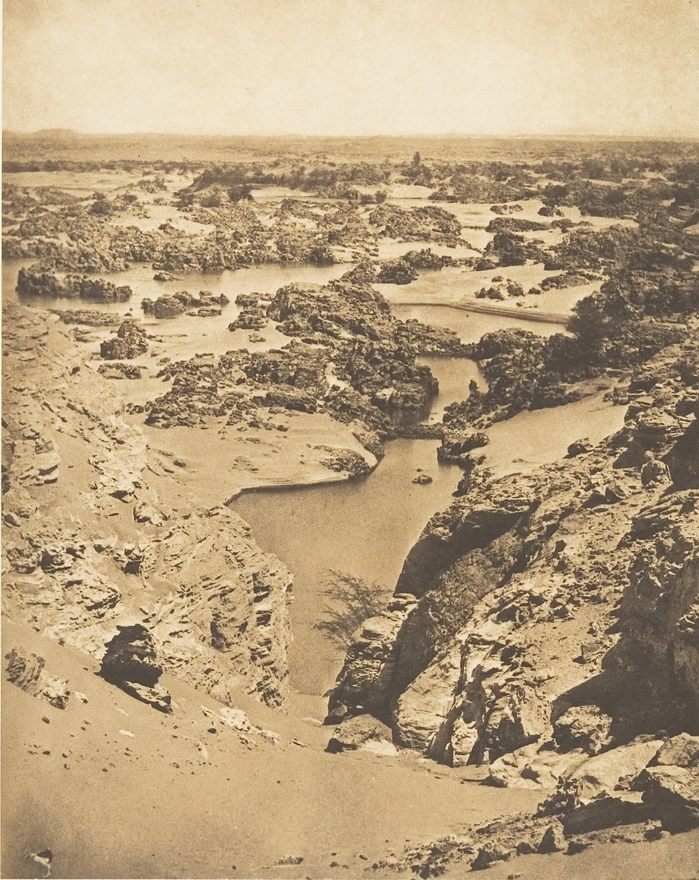 Vista aérea de la segunda catarata, tomada desde la cima de Djebel-Aboucir de Maxime Du Camp