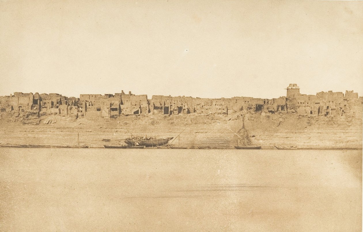Vista general de Esné No. 1 extremo sur, 1849-50 de Maxime Du Camp