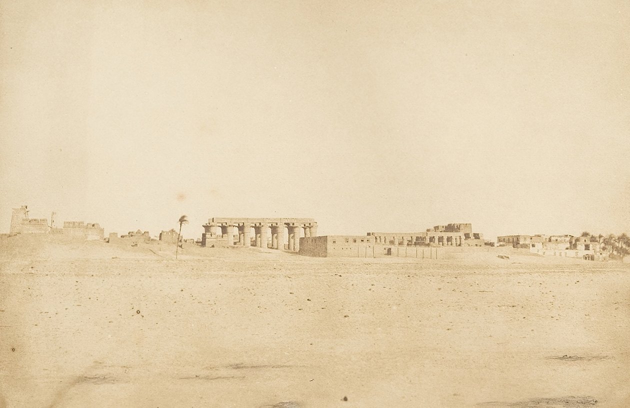 Vista general de las ruinas de Luxor, tomada desde el oeste de Tebas, 1849-50 de Maxime Du Camp