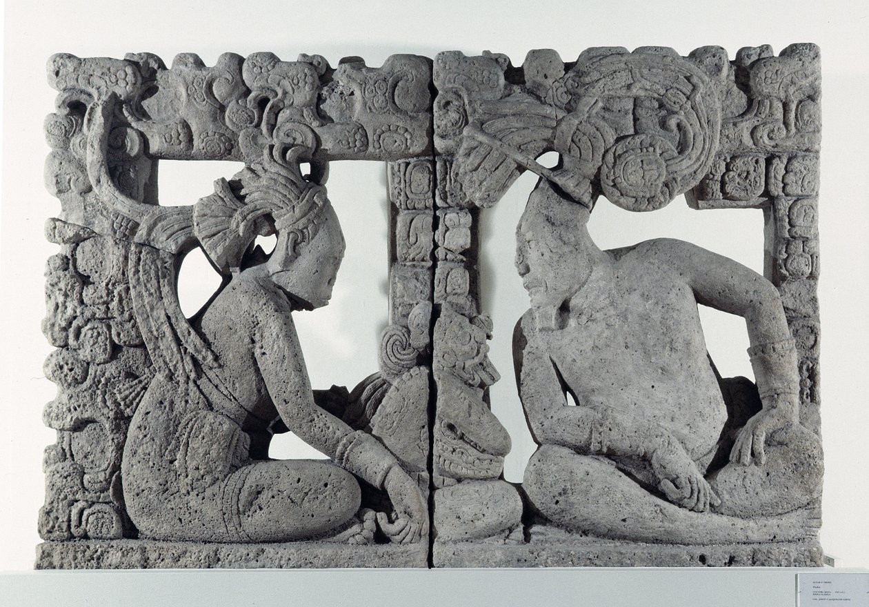 Parte trasera de un trono, de Usumacinta, de la Colección Saenz, Puebla, México, Período Clásico Tardío (600-900 d.C.) de Mayan