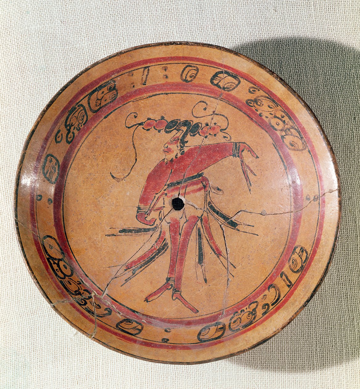 Gran plato tripodal que representa a un actor o bailarín, 600-950 de Mayan